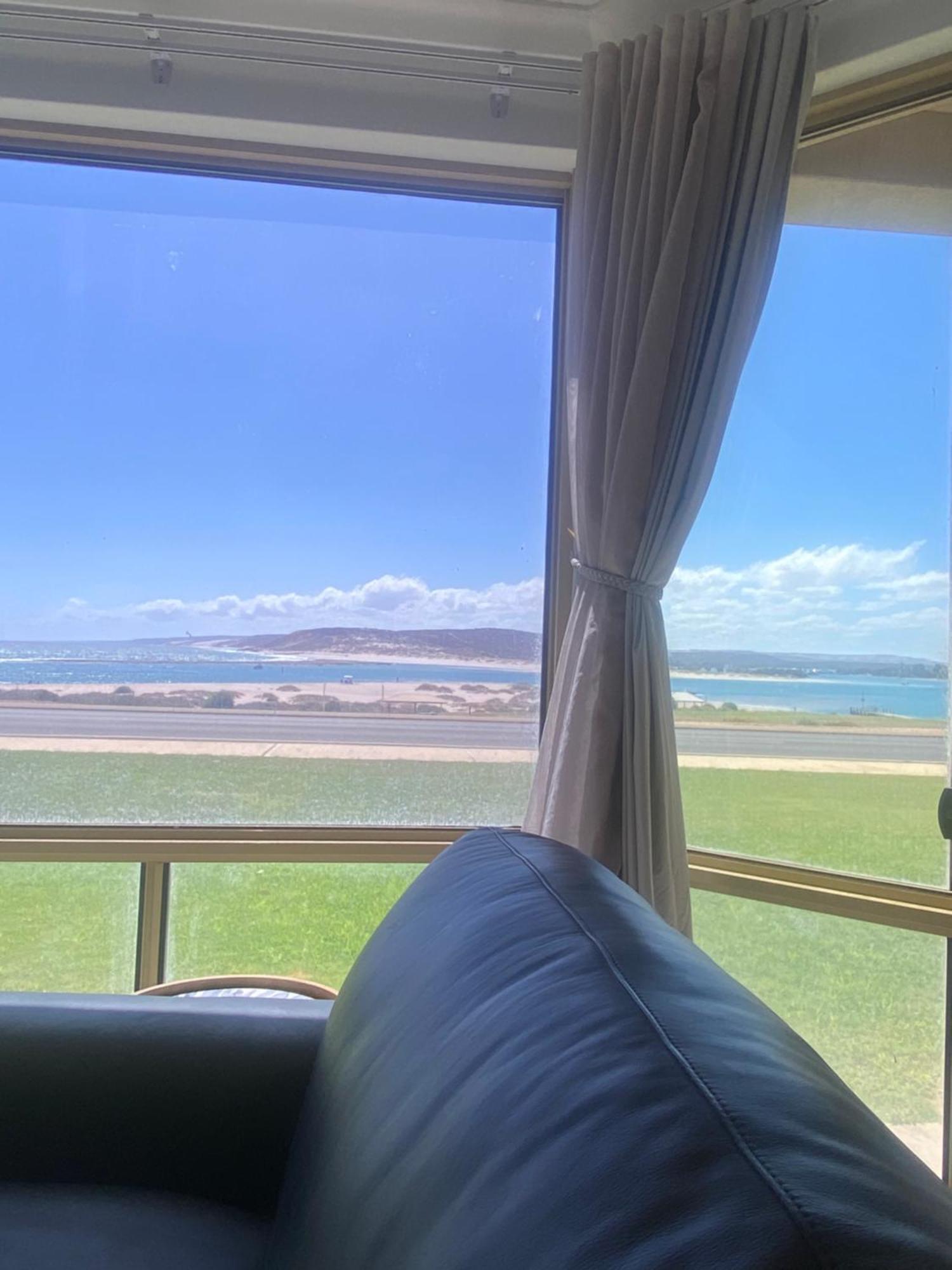 Pelican Shore Oceanfront Villa 6 칼바리 외부 사진